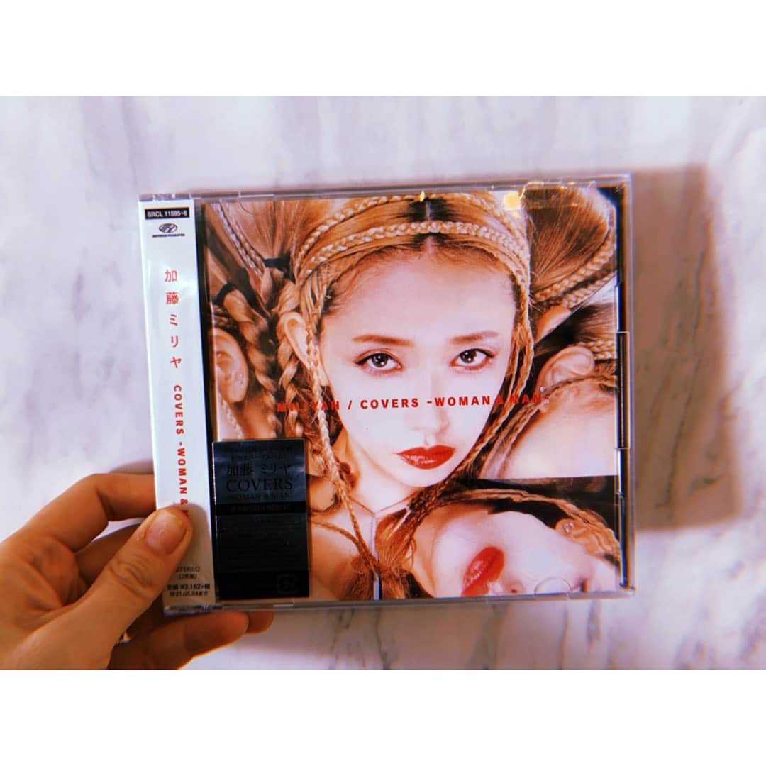 加藤ミリヤさんのインスタグラム写真 - (加藤ミリヤInstagram)「初のカバーアルバム COVERS-WOMAN & MAN- 無事発売してお聴きくださった皆さまありがとうございます！ 大好きで仕方なくて自分の中に取り込みたくてたまらなかった名曲を歌えた日々はほんとうにしあわせでした。 今回楽曲制作にご参加くださった制作陣の皆さまの才能をお借りして新しいカバー曲になりました。カバーはその原曲を超えることは到底できるわけがない。ただ純粋に音を楽しむということをカバー歌唱から教えてもらったので、その気持ちを沢山の方と共有できたらと思っています。 愛と尊敬を込めて作った自信作です。 是非聴いてください！  #カバー　#womanandman #covers」11月28日 13時48分 - miliyahtokyo