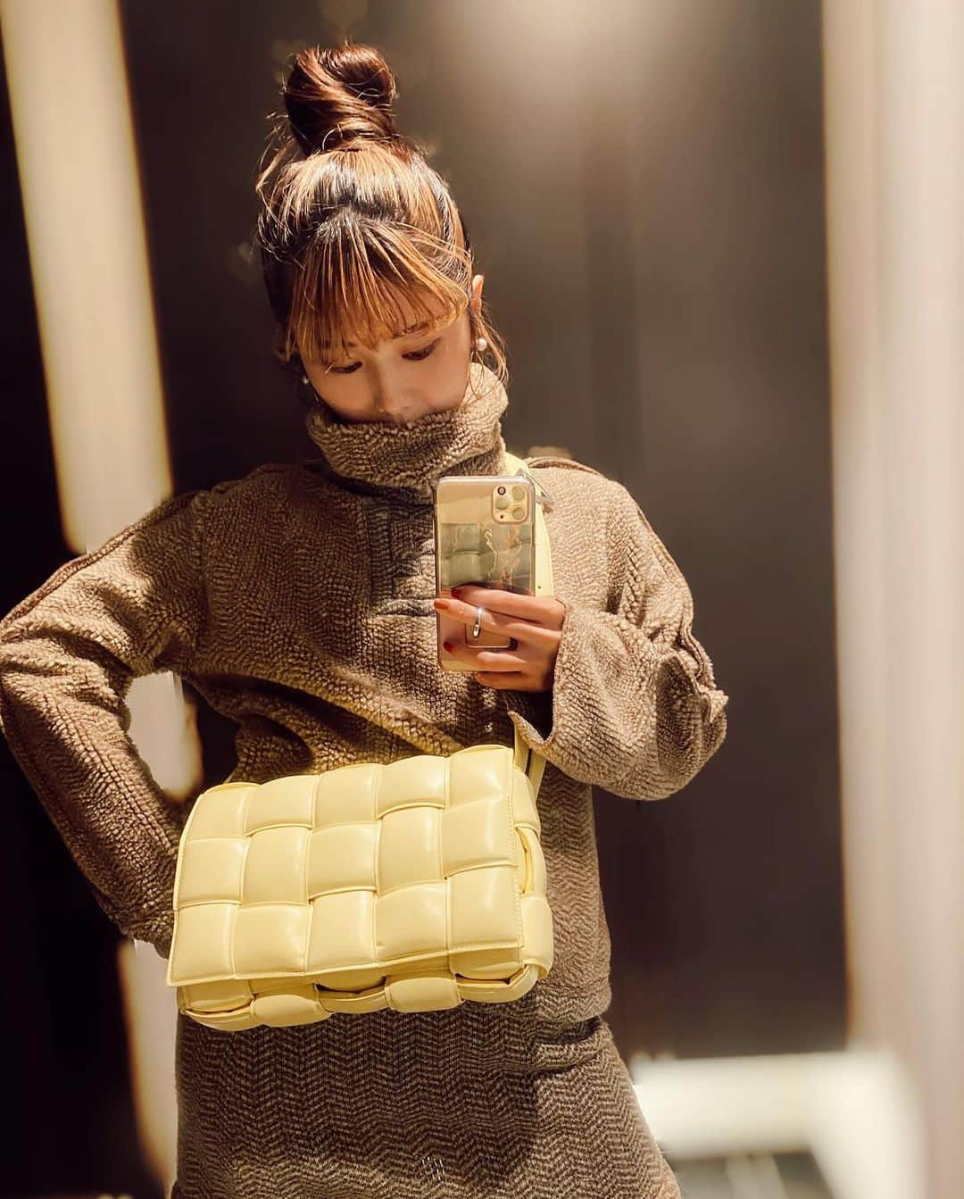 一木美里さんのインスタグラム写真 - (一木美里Instagram)「🍋🍋🍋 母のおさがりセットアップ😋 setup #FENDI#vintage  bag #BOTTEGAVENETA  #fashion#instagood #coordinate #ootd #outfit #fashion #instafashion  #패션 #코디네이트#newbottega #ボッテガ#カセットバッグ#ヴィンテージ」11月28日 13時44分 - misato_ichiki