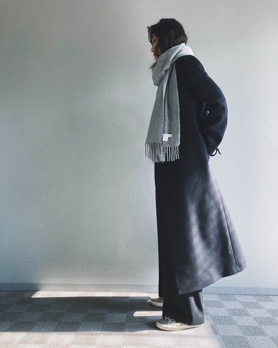 安藤沙耶香さんのインスタグラム写真 - (安藤沙耶香Instagram)「寒い寒い 東北人なのに なんでこんなに寒さに弱いの  #jhonstonsofelgin  #マフラー必須 #手袋欲しい」11月28日 13時45分 - sayaka_nala
