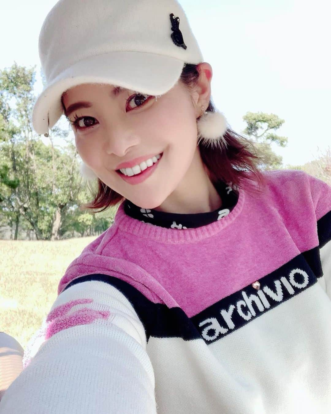 吉田玲奈さんのインスタグラム写真 - (吉田玲奈Instagram)「❥❥❥❥❥ 先日のGOLF 久々モッチーと⛳️楽しかったわ〜💓 最近の中でも一番調子悪悪やった…笑うしかない。  でも、そんなの関係ねぇ〜🤣w  #アルチビオ #archivio #可愛いウエア #キャロウェイ アパレル #callawaygolf  #golf #golfstagram  #golfgirl  #golfwear  #ゴルフコーデ #アルチビオコーデ #ゴルフウェア #ゴルフウェアコーデ  #ゴルフ女子  #ごるふ女子  #楽しかった #セントフォース #女子アナゴルファー  #reinagolf」11月28日 13時49分 - reina.yoshida.ciel.1218