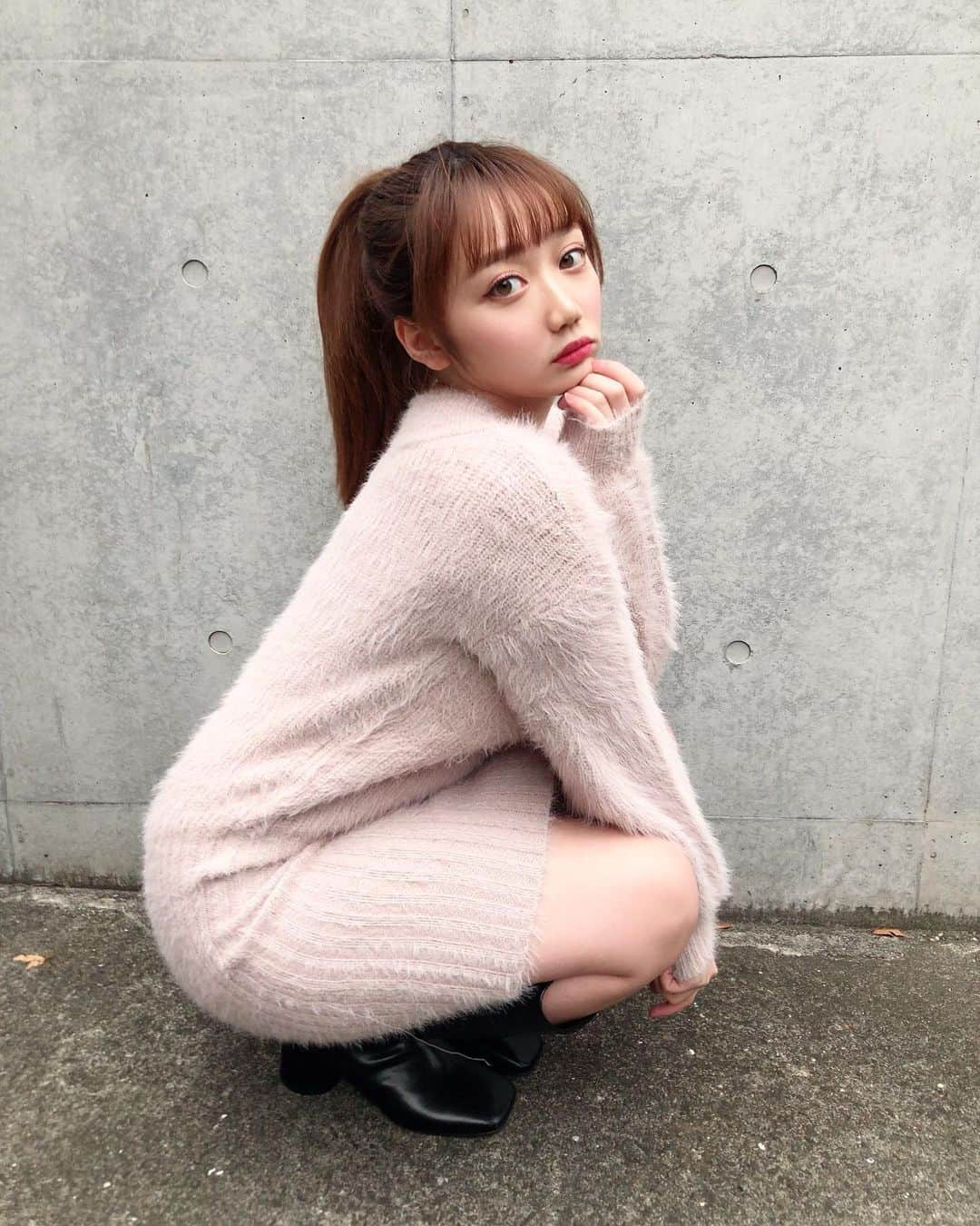 小澤しぇいんさんのインスタグラム写真 - (小澤しぇいんInstagram)「女子っぽいワンピースを着てみた💗  あ、ムチムチなのは🤫  スカートの部分が結構タイトめでボディラインが分かりやすいから女子っぽくてエロカワなワンピース💋 着心地はチクチクしなくて気持ちいいよ♡  初めてRESEXXYをショップリストで購入しました！ 人気のブランドでならお得に購入できるからオススメです！ @shoplist_official  #SHOPLIST#SHOPLISTA#SHOPLISTで購入#RESEXXY#シャギーワンピ#トレンドコーデ#冬服#タイトワンピ#プチプラコーデ」11月28日 13時54分 - 1217_shane