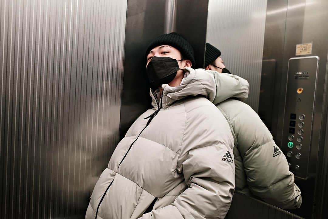 のインスタグラム：「👘 #광고 #adidas #아디다스퍼프다운」