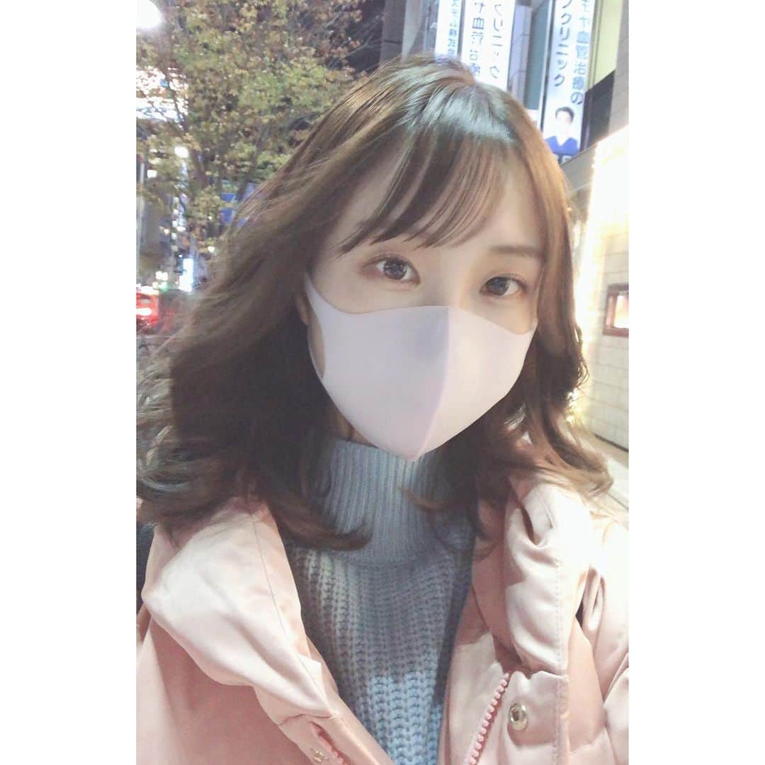 秋奈のインスタグラム：「普段髪下ろす事あんまりないんだけど、今日は美容師さんにせっかくだからって巻いてもらいました(*´◒`*)💓」