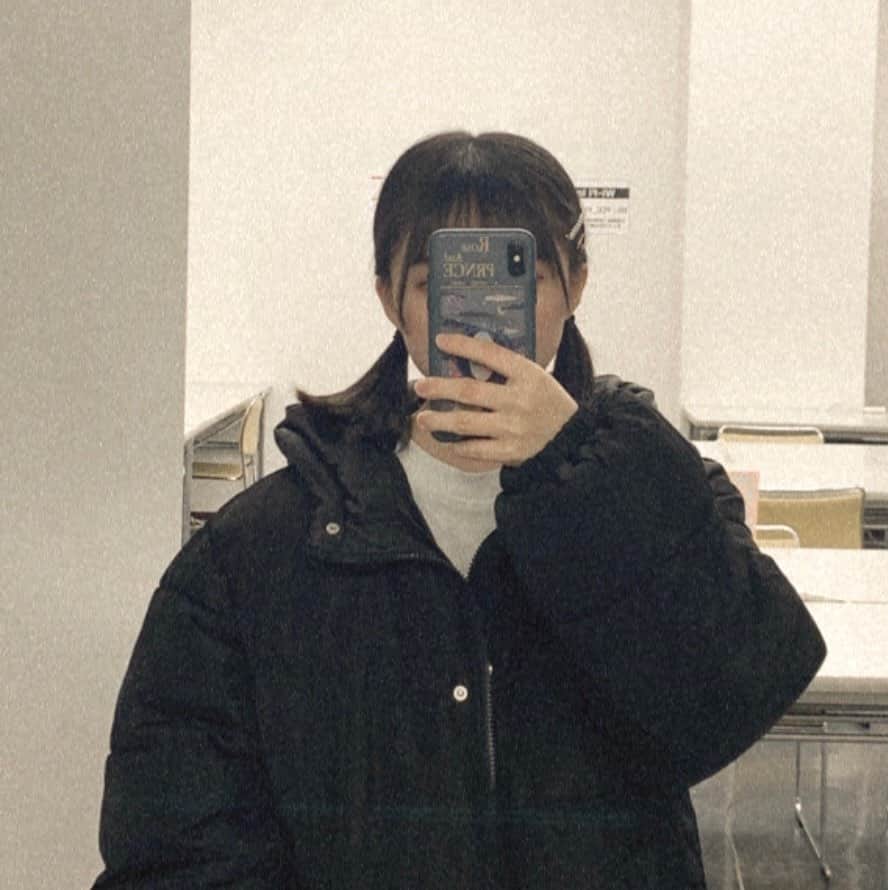 上島楓のインスタグラム：「. 分かりにくいツインテール  ジャケットは寒い寒い言ってたらいぶきが静かに貸してくれた . . #やさいぶ」
