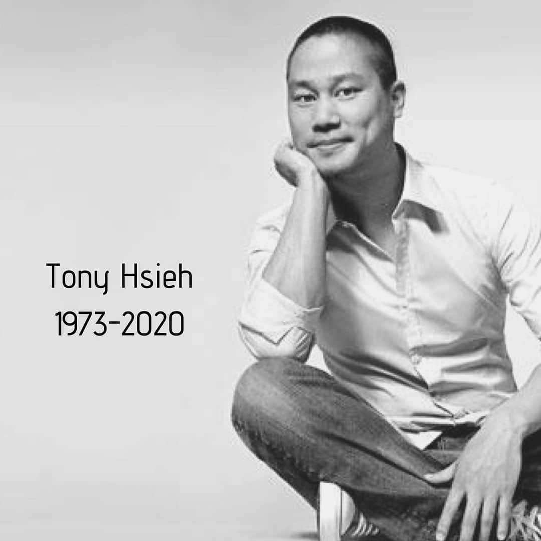Tony Hsiehのインスタグラム：「Today we are saddened to share the news of Tony Hsieh’s passing.   We can only imagine what he would say if he were here to announce this to you all, but we envision his message would resonate that:  Energy cannot be created or destroyed.   Energy is the ability to bring about change.   Tony has given energy to so many people.   For those of you who knew him well, you knew of his childlike wonder; his love for experiences and relationships over material things.   Let us all feel Tony’s energy and use it to deliver happiness.  Posted by Michelle ❤️  Photo credit: Jake Chessum / Trunk Archive」
