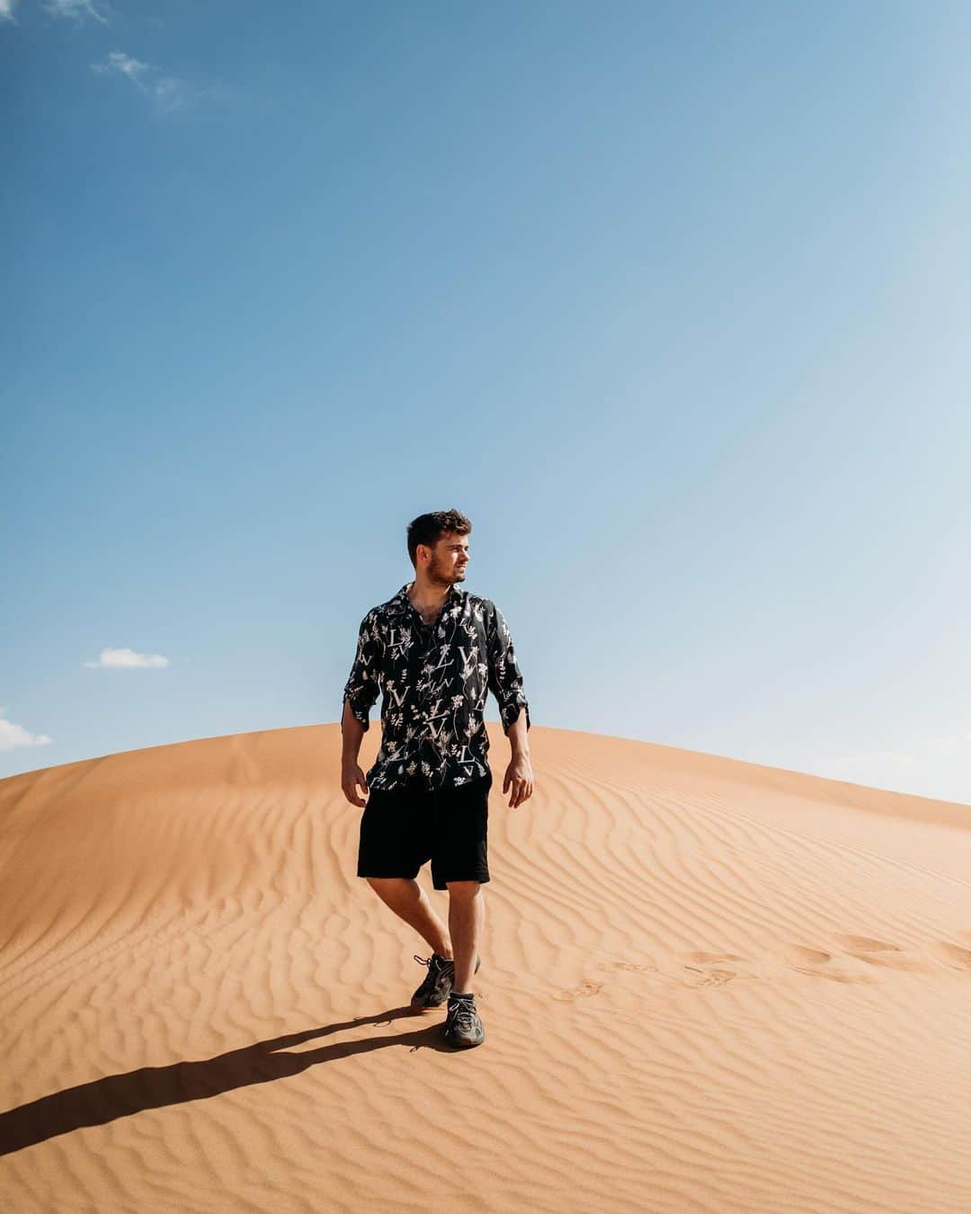 マーティン・ギャリックスさんのインスタグラム写真 - (マーティン・ギャリックスInstagram)「Day in the desert w/ @josephklibansky & @creationsofla」11月28日 23時44分 - martingarrix