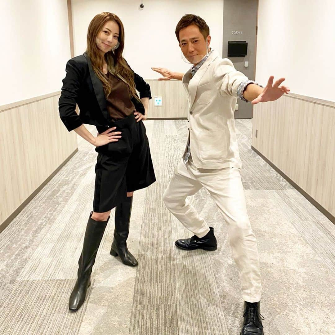 香里奈さんのインスタグラム写真 - (香里奈Instagram)「🤟#loftbestcosme2020🤟  @hadanature_official  @loft_official   #香里奈 #karina #hadanature  #waqoo #炭酸コスメ #loft #cosme #event #talkshow #ポーズがいつまで経っても進化しないおじさん　 #戦隊系 #富取正明 #masaakitomitori  #photographer  #1128 #2020」11月28日 23時55分 - karina_official_221