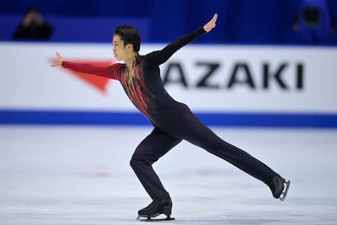 ISUグランプリシリーズさんのインスタグラム写真 - (ISUグランプリシリーズInstagram)「Yuma Kagiyama was king of the ice in Osaka, as a dazzling debut display saw him storm to gold in the ISU Grand Prix NHK Trophy 👏  🥇 Yuma Kagiyama 🇯🇵 🥈 Kazuki Tomono 🇯🇵 🥉 Lucas Tsuyoshi Honda 🇯🇵  Full round up 👉🔗 isu.org  #FigureSkating #GPFigure」11月28日 23時56分 - isufigureskating_x