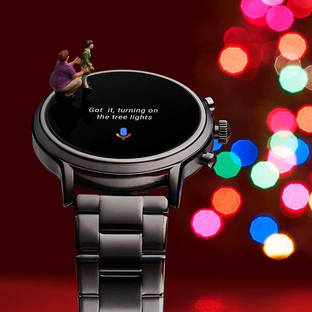 fossilさんのインスタグラム写真 - (fossilInstagram)「Ok Google, turn on my tree lights. Check out of Gen 5 family of smartwatches, now on #sale!」11月29日 0時00分 - fossil