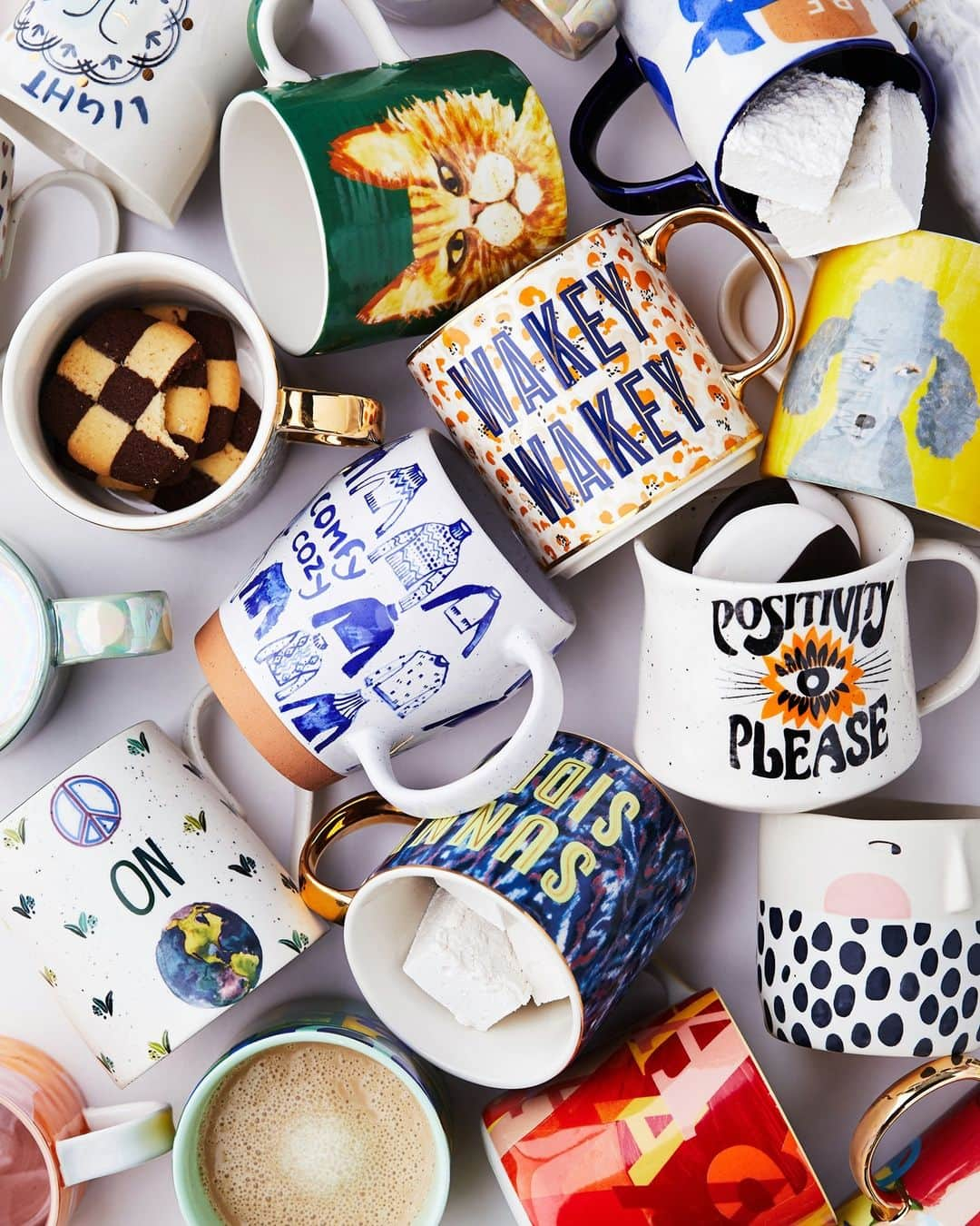 Anthropologieさんのインスタグラム写真 - (AnthropologieInstagram)「If you love Anthro mugs (and really, who doesn't?!) then this giveaway is for you! 10 lucky winners will get to pick the mug of their choice from our site. Here's how to enter:   ☕️ Like this post  ☕️ Follow this account & @AnthroLiving  ☕️ Comment below using #AnthroGiveaway and tag three people who would love an Anthro mug this holiday!   Good luck! #BePresentWithAnthro」11月29日 0時01分 - anthropologie