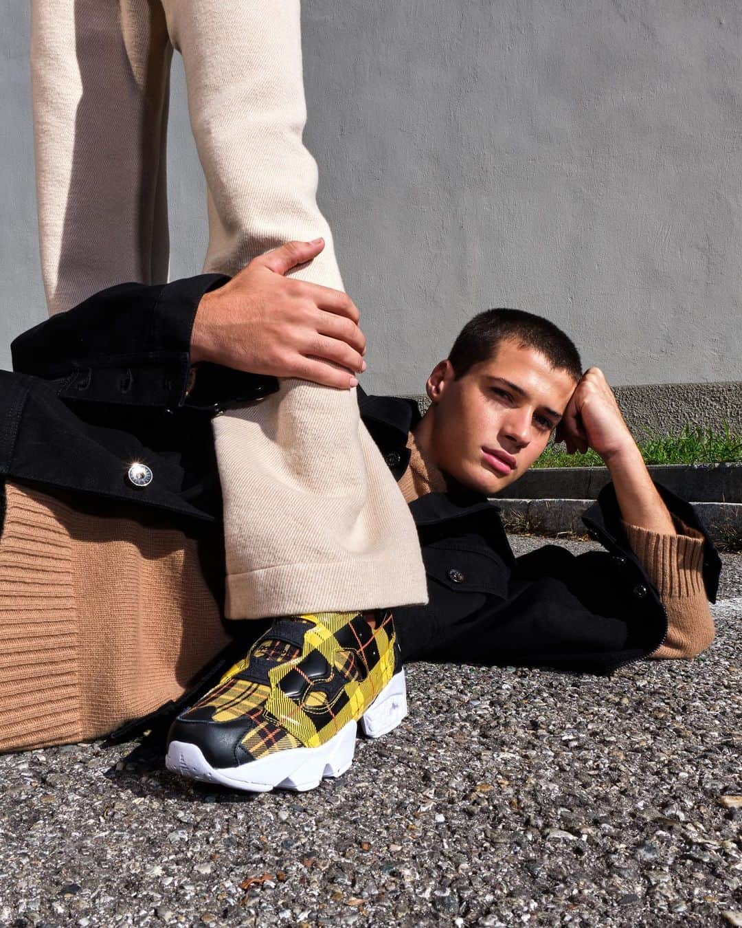 オープニングセレモニーのインスタグラム：「Yellow/Black or Dark Green/Navy? Which one is your favorite? Choose your @Reebok Instapump Fury on openingceremony.com⁠⠀ ⁠⠀ #ReebokforOC⁠⠀ ⁠⠀ 📸 by @jimcnedd / styling by @franciferretti」
