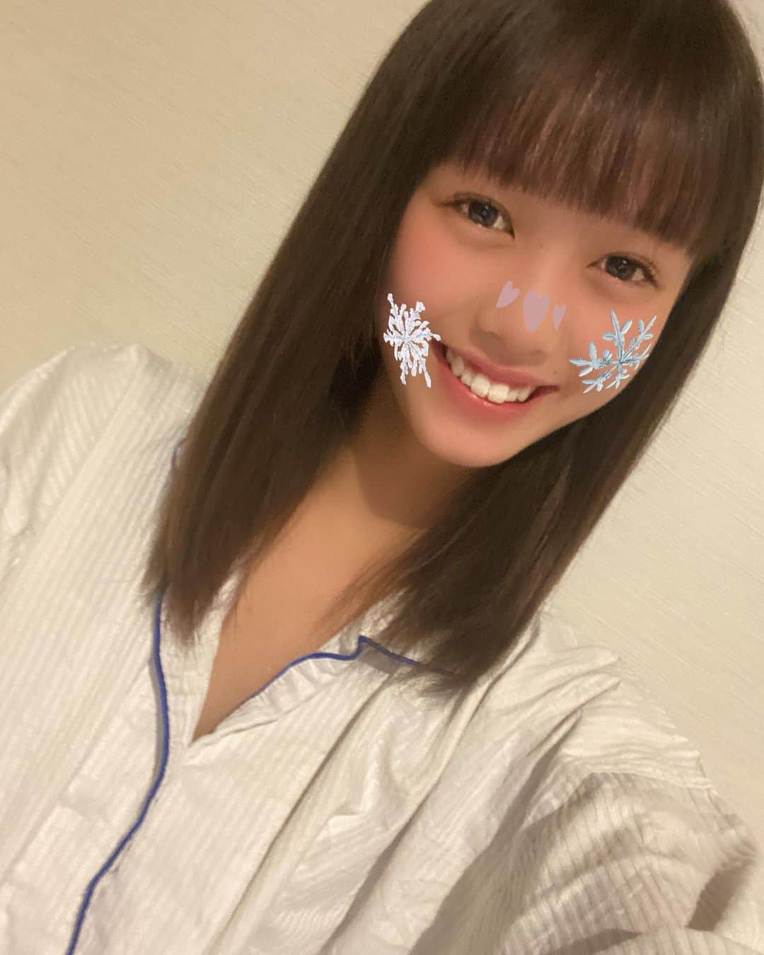 粕谷音さんのインスタグラム写真 - (粕谷音Instagram)「snowでスタンプを作れるようになったよ🥳 この写真はのんが作ったスタンプです😋 このスタンプを使うには2枚目のQRコードを、スマホのカメラで読み取るか、QRコードをスクショして、LINEのQRコードスキャンで読み取るかです🌻 みんなもやってみてね✌️ ・ ・ ・ ・ ・  #snowcam#エフェクト#snowエフェクト」11月29日 0時37分 - non.1611