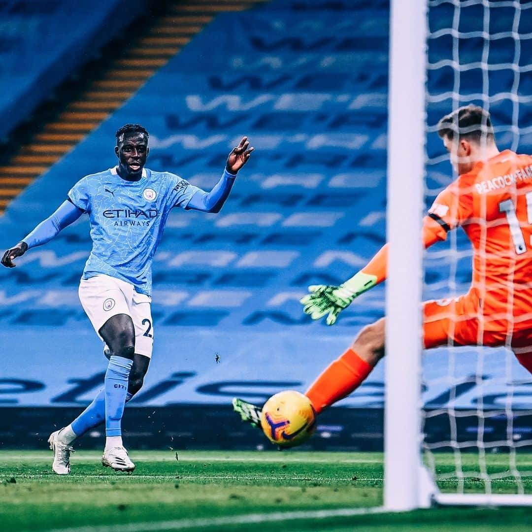 マンチェスター・シティFCさんのインスタグラム写真 - (マンチェスター・シティFCInstagram)「The first of many 😂💙 #mancity」11月29日 0時47分 - mancity