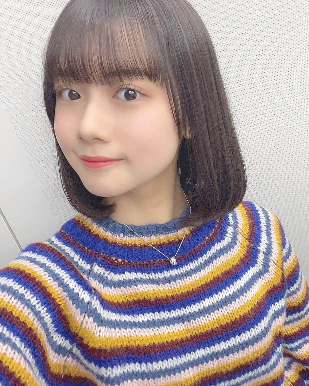 田辺美月のインスタグラム：「・ ・ オンラインお話し会ありがとうございました！ 髪の毛沢山褒められて嬉しかったー！☺️ ・ ・ #merryjenny #ニット」