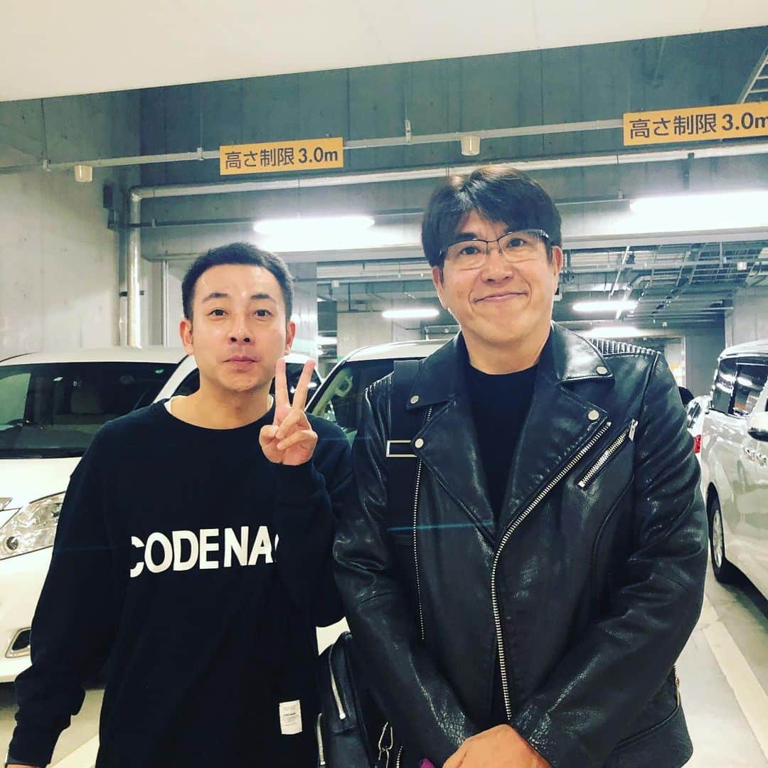 坪倉由幸のインスタグラム：「偶然。駐車場で。優しかったなぁ。 #石橋貴明 さん」