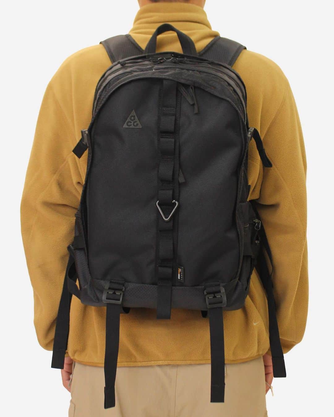 A+Sのインスタグラム：「in stock now  ■NIKE ACG KARST BACKPACK COLOR : BLACK SIZE : W 46㎝ × D 42㎝ × H 15㎝ (3L) PRICE : ¥13,000 (+TAX)  トレイルから街まで、あらゆる冒険にぴったり。普段使いに適した丈夫な素材を採用し、デイジーチェーンなどの耐久性に優れたディテールを備えた、ナイキ ACG カースト バックパック。あらゆる冒険に最適なアイテムです。  Perfect for any adventure, from trails to towns. The Nike ACG caste backpack is made from durable materials suitable for everyday use and has durable details such as a daisy chain. The perfect item for any adventure.  #a_and_s #ACG #NIKE #NIKEACG #NIKEACGACGKARSTBACKPACK #SUSTAINABLE」