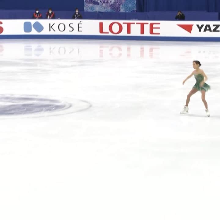 ISUグランプリシリーズのインスタグラム：「What a way to return to the ISU Grand Prix of Figure Skating 🔥!   Mai Mihara 🇯🇵 leads the way at the halfway point!   #GPFigure #FigureSkating」