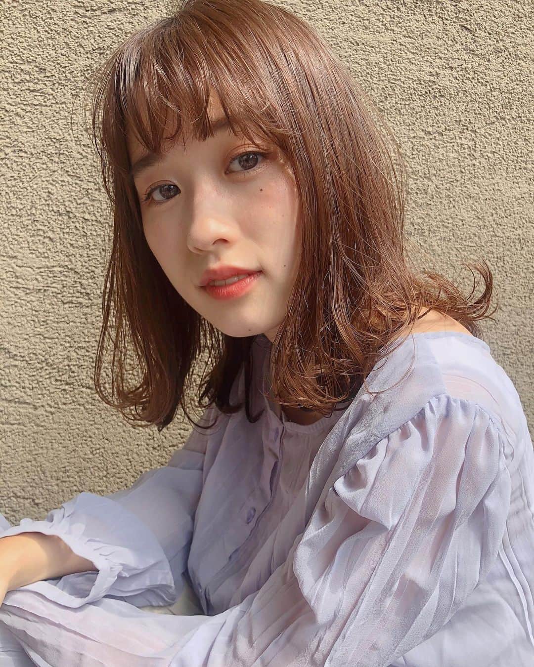 野村梨々華のインスタグラム：「﻿ ﻿ 今日はミスキャン活動の中で﻿ 最後の東京でのお芝居の稽古でした ︎☺︎﻿ ﻿ 東京で夢を追いかけながらミスキャンって﻿ 厳しいですか？って、面接の時に﻿ 代表.副代表さんに聞いたのがもう3ヶ月前…﻿ ﻿ 両立は本当に難しくて体調崩してしまったり﻿ 思い通りの演技ができないこともたくさんあったけど﻿ 今日のレッスンで、監督に﻿ 「野村、上手くなったね」って一言﻿ 言っていただいたことが本当に嬉しくて、﻿ 頑張って良かったって心の底から思った…！(;_;)﻿ ﻿ ﻿ あとは残りのミスキャン生活を駆け抜けるだけです。﻿ グランプリも夢も諦めずにこれからも頑張るぞ🔥✨﻿ ﻿ ﻿ ﻿ ﻿ ﻿  #関西サロンモデル #関西サロン #関西サロモ #撮影モデル #サロン撮影 #サロンモデル #サロモ #秋コーデ  #ブラウンカラー #オレンジメイク #秋服 #彼女感 #ミスキャンパス #ミスキャン #ミスコン #ミスコンファイナリスト #ヘアアレンジ #ヘアカラー #ヘアスタイル #ピンクベージュ #ピンクブラウン  #低身長コーデ #低身長女子 #低身長ファッション #シンプルコーデ  #アレンジヘア #バイオレットカラー ﻿ ﻿ ﻿」