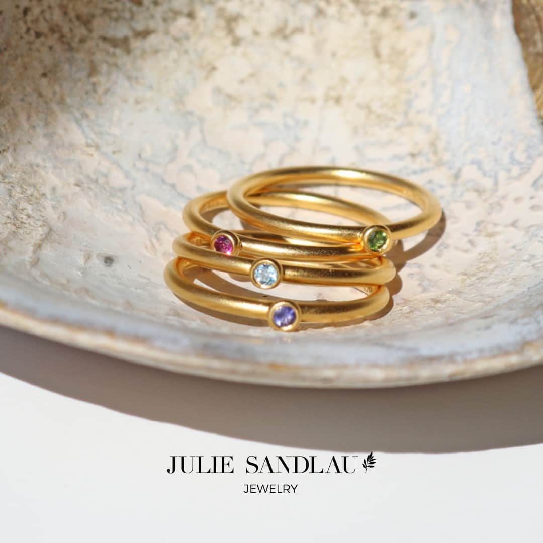 ジュリーサンドラゥさんのインスタグラム写真 - (ジュリーサンドラゥInstagram)「Black Days - time to spoil yourself with high quality jewelry from your wishlist 💫✨⠀⠀⠀⠀⠀⠀⠀⠀⠀ ⠀⠀⠀⠀⠀⠀⠀⠀⠀ Up to 40 % off from Wednesday 25th to Sunday 29th - don't miss out!⠀⠀⠀⠀⠀⠀⠀⠀⠀ ⠀⠀⠀⠀⠀⠀⠀⠀⠀ #juliesandlau #juliesandlaujewelry #jewelry #blackdays #blackfriday #sale #offers #gold #rings #color」11月28日 16時30分 - juliesandlau
