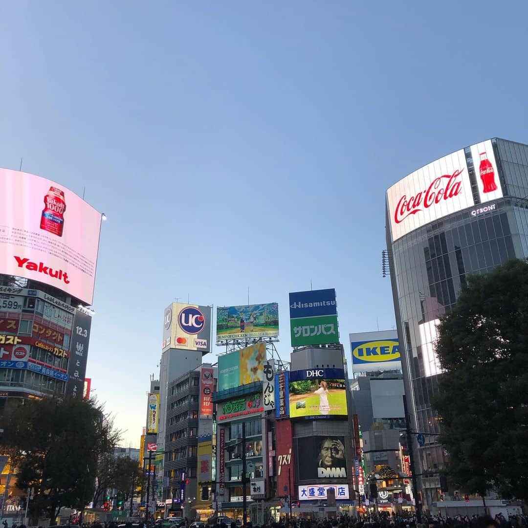 堀江一眞さんのインスタグラム写真 - (堀江一眞Instagram)「東京人多っ😳！空狭っ😵！！だがそれでこそ東京、我がホームグラウンド🥺✨またこれからしばらくはホームでの試合を楽しみつつ、、、たまのアウェイでの試合も楽しみたいと思いますw  #東京」11月28日 16時38分 - kazuma.horie