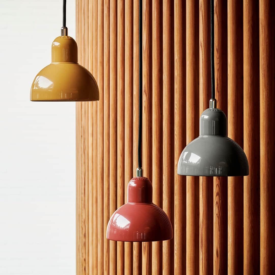 フリッツハンセンさんのインスタグラム写真 - (フリッツハンセンInstagram)「Original Bauhaus lighting design in contemporary colours. Past, present, and future combined.  Explore the Kaiser idell series via link in bio  #fritzhansen #kaiseridell #christiandell #lightingdecor #lightings #lightingdesign #Interiordesign #tabledecor #프리츠한센  #フリッツハンセン」11月28日 17時00分 - fritzhansen