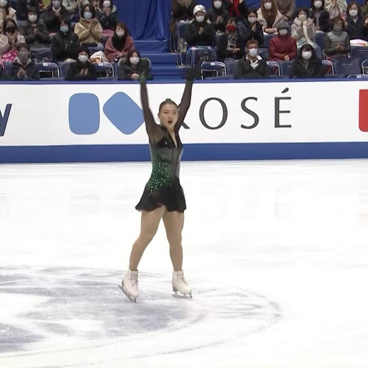 ISUグランプリシリーズのインスタグラム：「Wow! Amazing performance from Kaori Sakamoto 🇯🇵 in the Free Program to take the gold🥇 at the 2020 NHK Trophy today!   #GPFigure #FigureSkating」