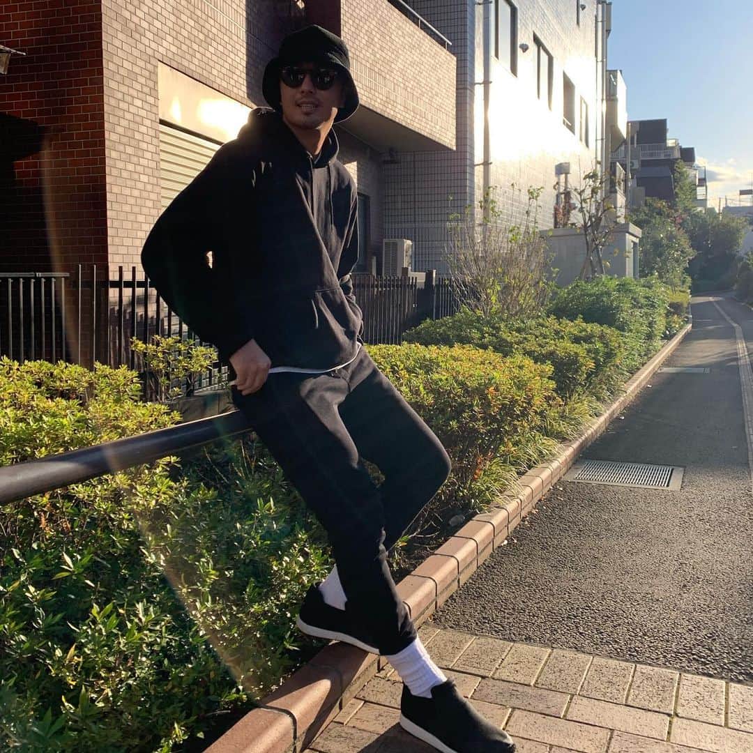 萩原章太のインスタグラム：「お散歩🚶🏽 夕方は寒くなるね！」