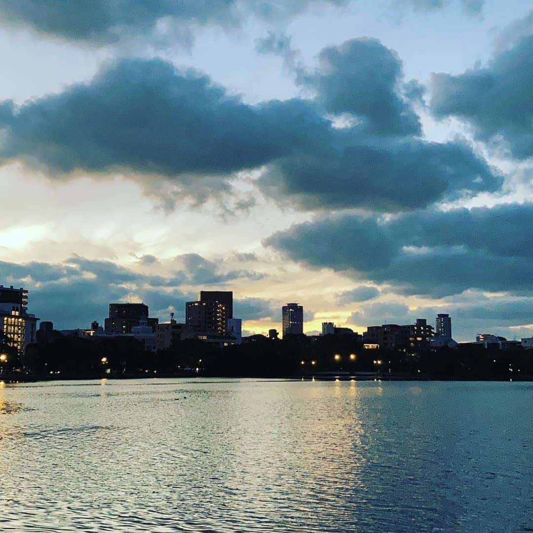 松田洋治のインスタグラム：「福岡の夕暮れ」