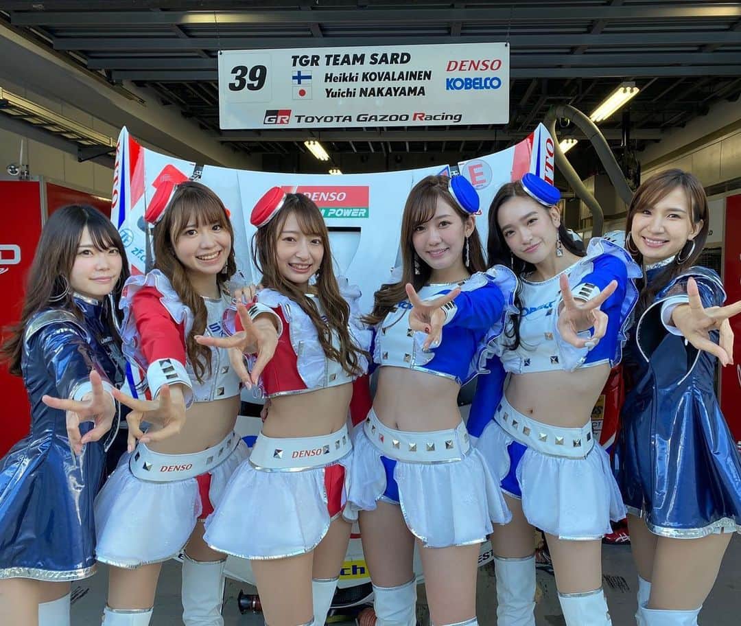 武田美憂のインスタグラム：「. 本日SuperGT予選日、 39号車はQ2突破！ もおぉめっちゃ嬉しい😭💙💛 今日の39号車はQ1を中山選手、 Q2をヘイキ選手がドライブでした🚗 明日の決勝はフロントローからの スタートです！！ . #supergt #sgt #tgr #supra #toyota #race #スーパーgt #owltech #オウルテック #レースクイーン #tgrteamsard #39」