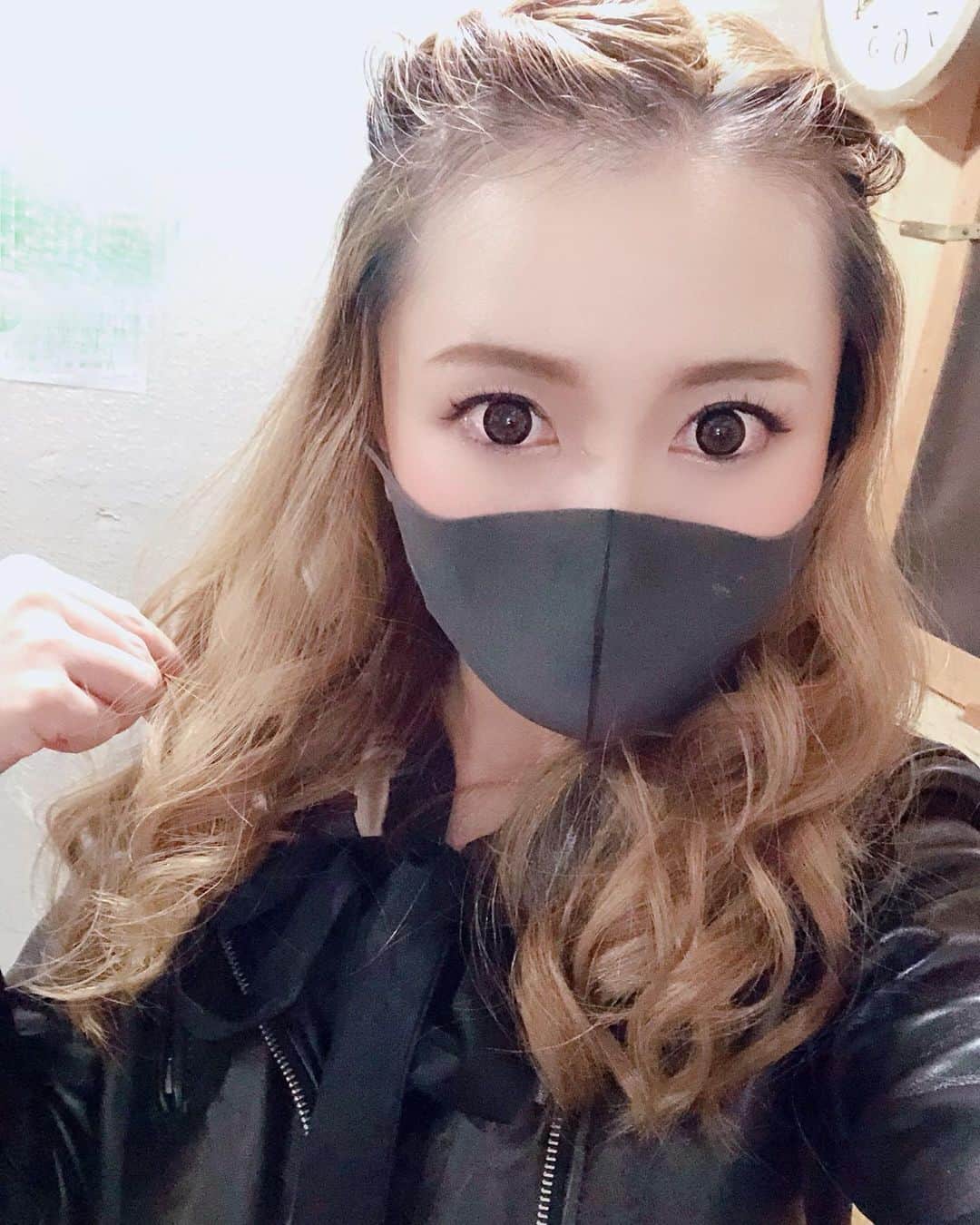 のインスタグラム：「おでこりん！ でこ広いな〜目玉焼き焼けそうや！」