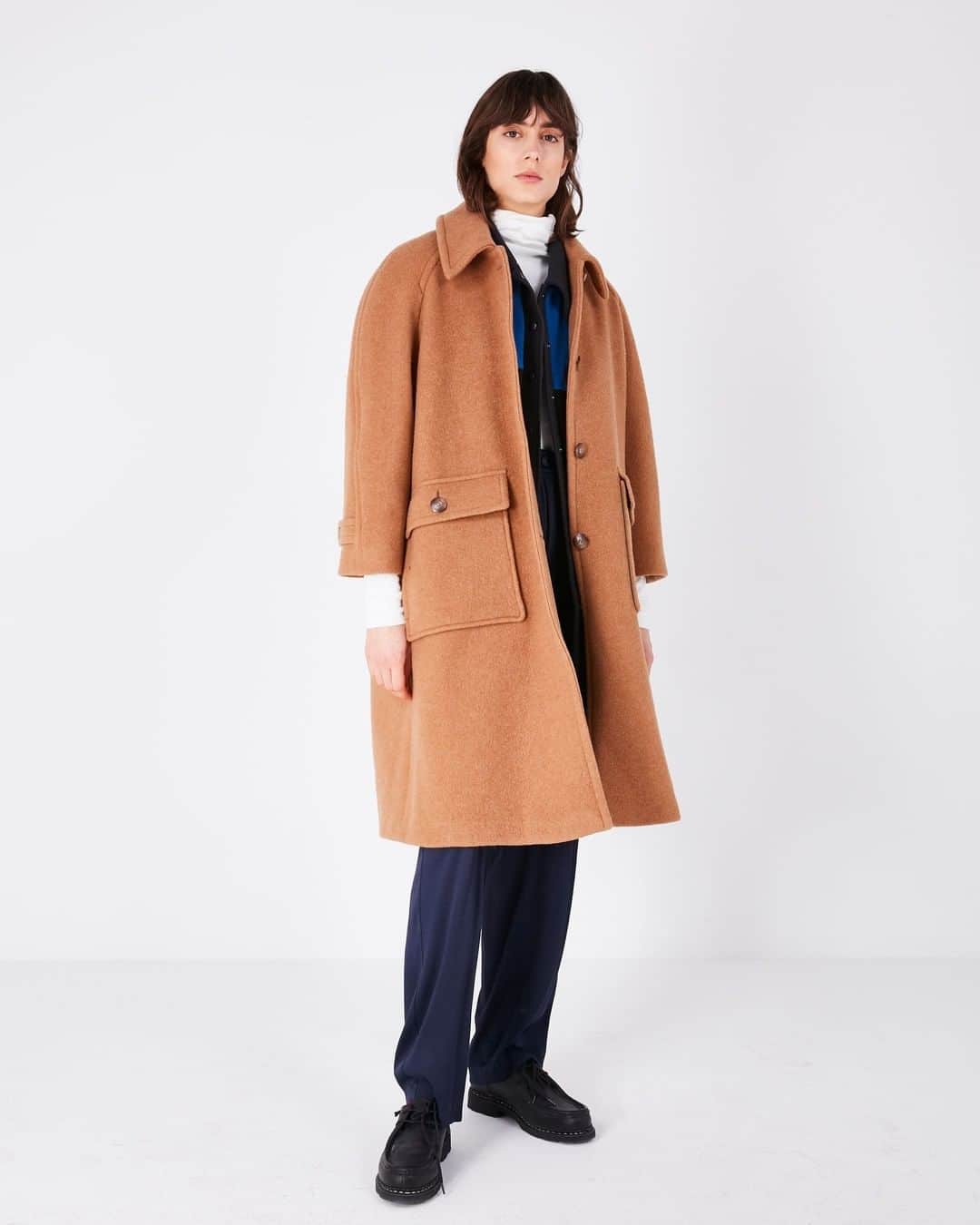 アメリカンビンテージのインスタグラム：「Discover our outerwear collection for women online ___ #AmericanVintage #FW20 #womenswear」