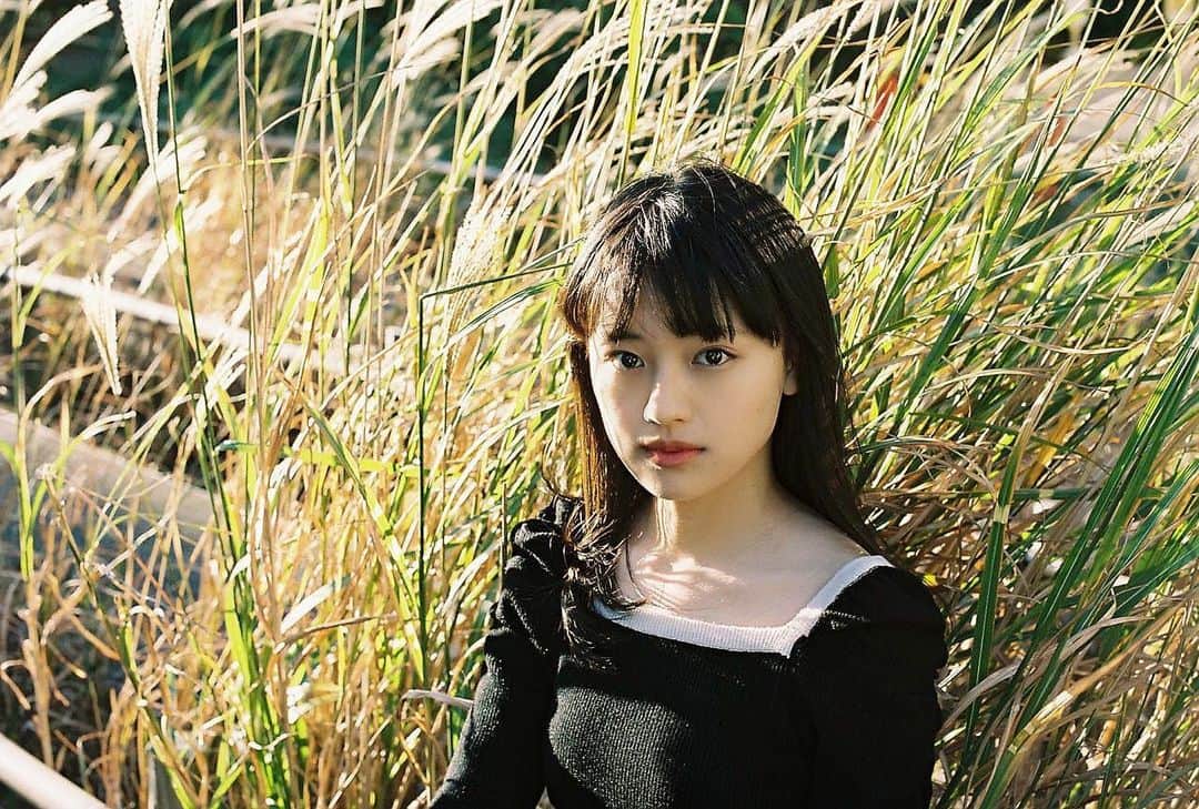 上坂樹里のインスタグラム：「📸🌾  #film#photbyマネージャーさん#上坂樹里」