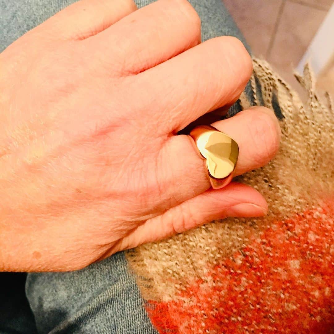 メイデンアートさんのインスタグラム写真 - (メイデンアートInstagram)「Heart ring in gold or silver💖 . Shop directly from the post or link in bio😍 .  #heartring #ring #rings #jewelry #heart #heartrings #ringsofinstagram #etsy #jewelrydesign #silver #ringoftheday #heartjewelry #jewellery #fashion #love #fashionrings #jewelryaddict #uniquerings #vintagerings #lovering #sterlingsilver #fashionring #ringforher #accessories #handmade #goldring #fashionstyle #silverring #uniquegifts #bhfyp」11月28日 18時12分 - maidenart