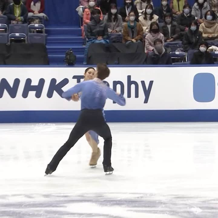 ISUグランプリシリーズのインスタグラム：「1⃣🥇 What a beautiful routine! Misato Komatsubara and Tim Koleto 🇯🇵 take gold in the Ice Dance event at the 2020 NHK Trophy!   #GPFigure #FigureSkating」