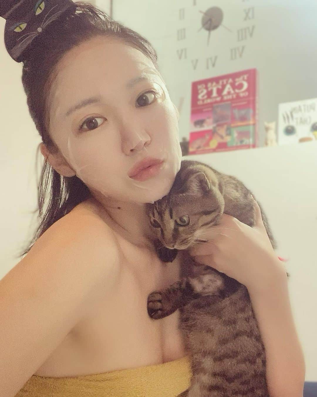 DJ mariennuのインスタグラム：「前回使って良かったので @fujimi_official のパーソナライズマスクをリピート😍 サイトから肌診断をしてパターン分けして自分の肌に合ったマスクを作ってくれるの💪香りも三種類から選べて嬉しい😆使う時に新鮮な美容液をパックの中で混ぜるんだけど、ベタつくかな？と思いきやしっとりモチモチの丁度良い吸い付き感❤️色々パック使ったけどfujimiさんのが1番マリエンヌの肌に合ってる気がする🤍🤍🤍 #pr #fujimi #パーソナライズマスク」