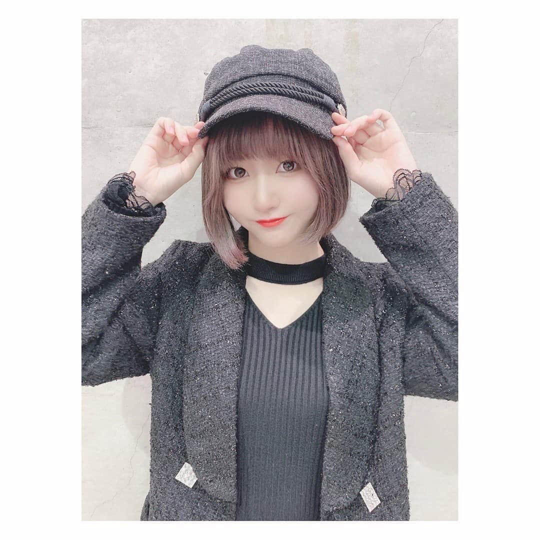 のインスタグラム：「‪‪🖤 . . #オンラインお話し会 ありがとうございました！ 今日の私服めちゃお気に入り！🥺‪‪❤︎‬ お洋服のタグ付けは全身写真の投稿でやるね！👍🏻 . .  #ブラックコーデ #キャスケット #セットアップ #ツイード #ピンクベージュ #ファッション #blackcoordinate #tweedjacket #fashion #ootd #instagood #instalike #instafashion #followｍe #옷스타그램  #좋아요 #팔로미 #오오티디 #패션」