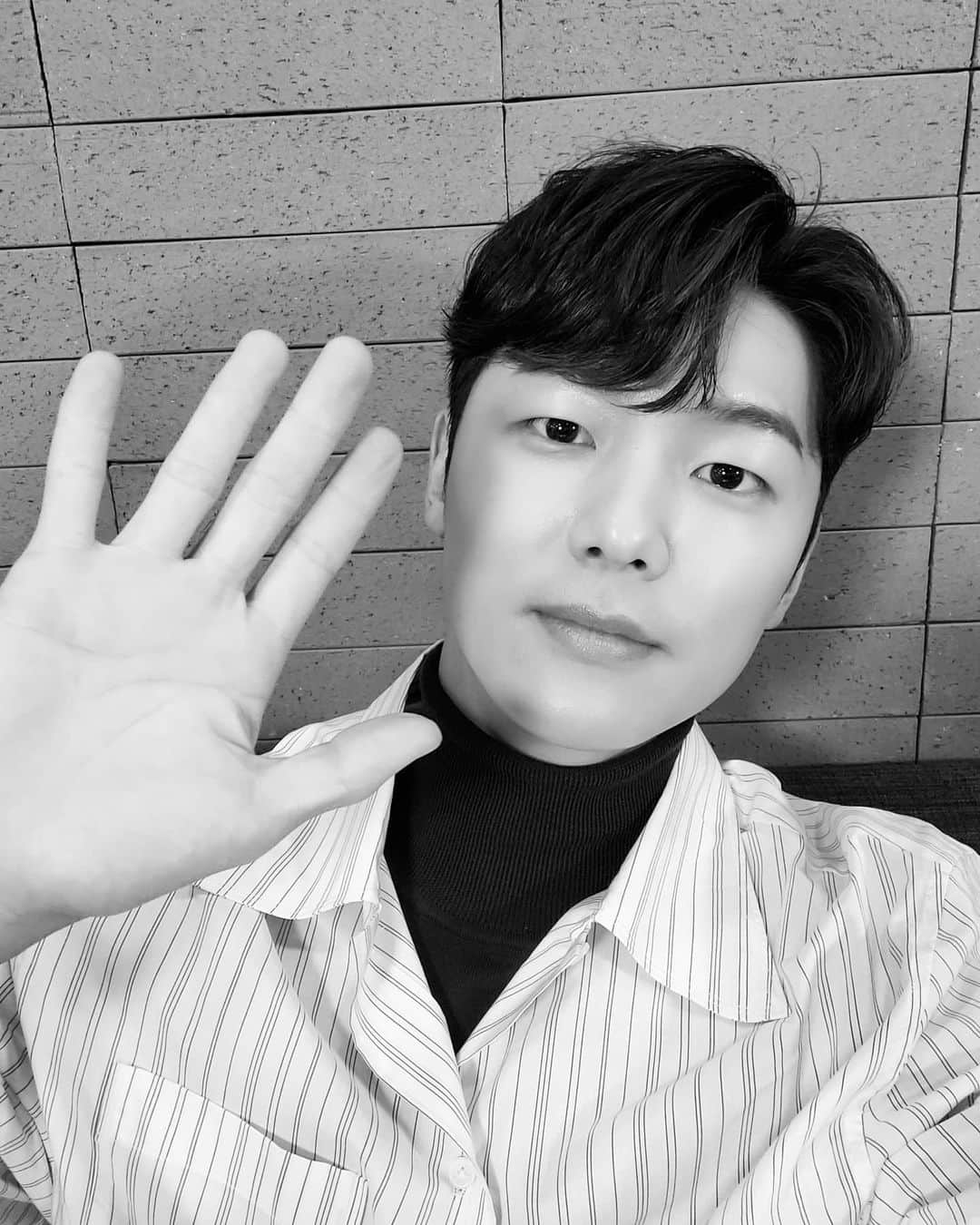 カン・ミニョクさんのインスタグラム写真 - (カン・ミニョクInstagram)「안녕! 🖐」11月28日 18時57分 - mr_kanggun