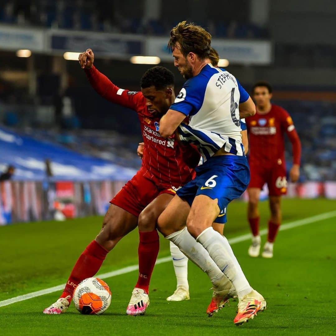 ジョルジニオ・ワイナルドゥムさんのインスタグラム写真 - (ジョルジニオ・ワイナルドゥムInstagram)「MATCHDAY 🔥 Let’s do this Reds!! 🔴 #YNWA #BHALIV」11月28日 18時57分 - gwijnaldum