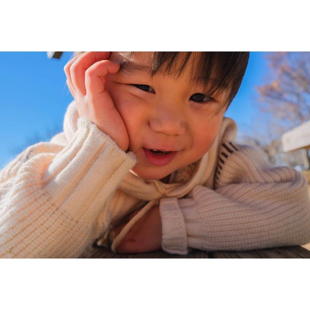 Ai.tさんのインスタグラム写真 - (Ai.tInstagram)「. 今日風が強かったけど、いい天気でよかった🙌🥺 . ほとんど人のいない公園って今すごくいいのよね😍🤝 . . また二人のお揃い増えた😍 👕　@urbancherry_  男女でお揃いできるのってありがたい😭 . . 2020.11.28」11月28日 19時13分 - ngs.rky.kuy