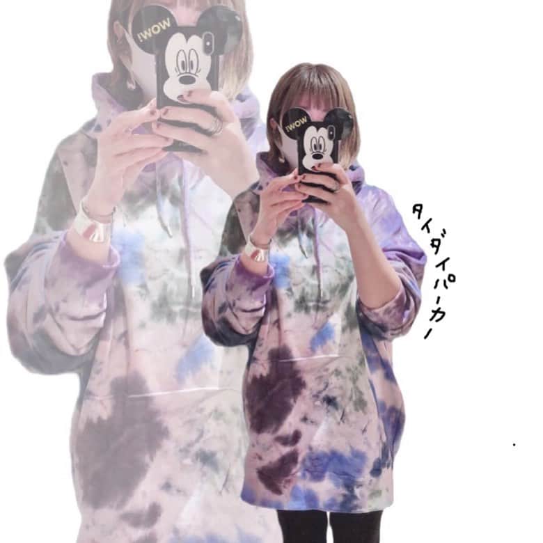 トリイクニコのインスタグラム：「パーカー染めてもらった💜💙 かわいー☺︎  のちのちオンラインショップできるそうです✍️ タグ付けました！👌👌  気に入ったゼ😎✨  #タイダイパーカー #ikor」