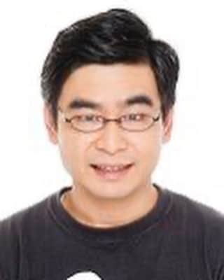 のインスタグラム：「【大阪漫談ショー情報解禁！！】  12/5(土)10:00発売開始！  前回に続きゲストが凄いです！！現在フライヤー制作中！  関西の方、ぜひお待ちしてます！！  1/23(土) 街裏ぴんくの漫談ショー大阪SP 「芸人」 ＠サンケイホールブリーゼ 14時15分開場 15時開演 前売3040円 (GoToイベント割引後価格)  SPゲスト：関本佳史、ツートライブ、Aマッソ  eplus.jp/machiura/」