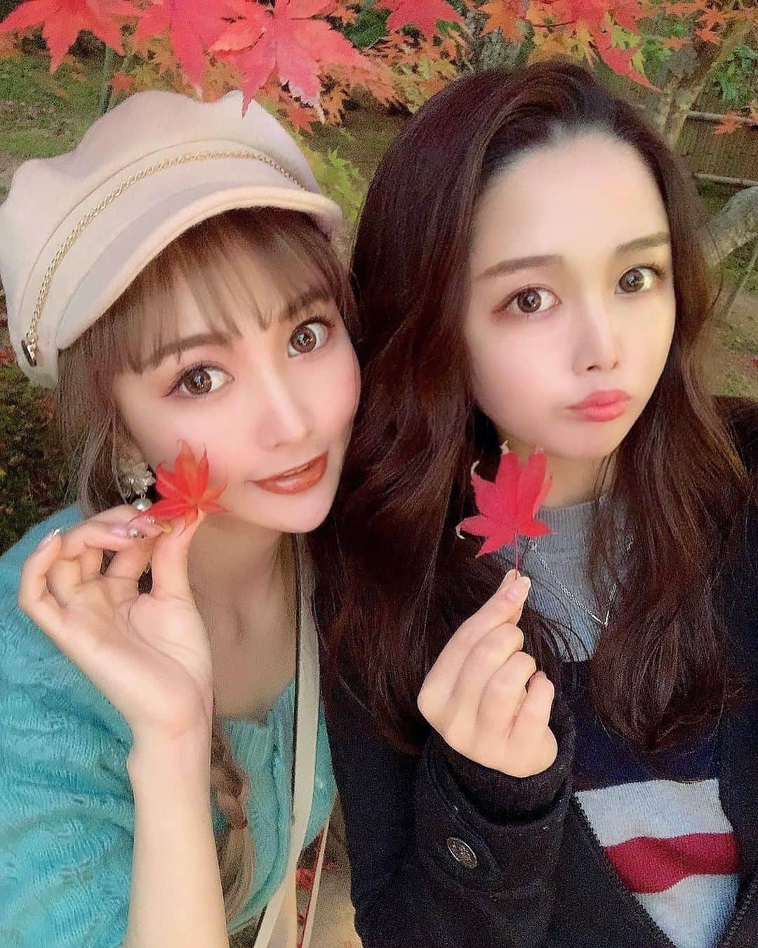 AIKAさんのインスタグラム写真 - (AIKAInstagram)「. . @miii_0329 🍁❤️🍁❤️🍁 . . #松江 #紅葉  #日本庭園 #由志園 #紅葉スポット #紅葉デート #秋コーデ #royalparty #ロイパ #帽子コーデ #キャスケット」11月29日 1時02分 - aikaaa1110