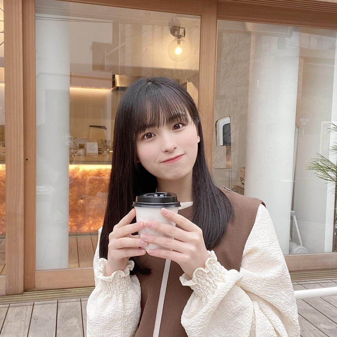 大園桃子さんのインスタグラム写真 大園桃子instagram お外に出て 寒いと感じながら 暖かい飲み物をもっていると楽しくなります 大切なお友達に会えました 写真の時だけマスクを外しています 11月28日 時03分 O Momoko Official