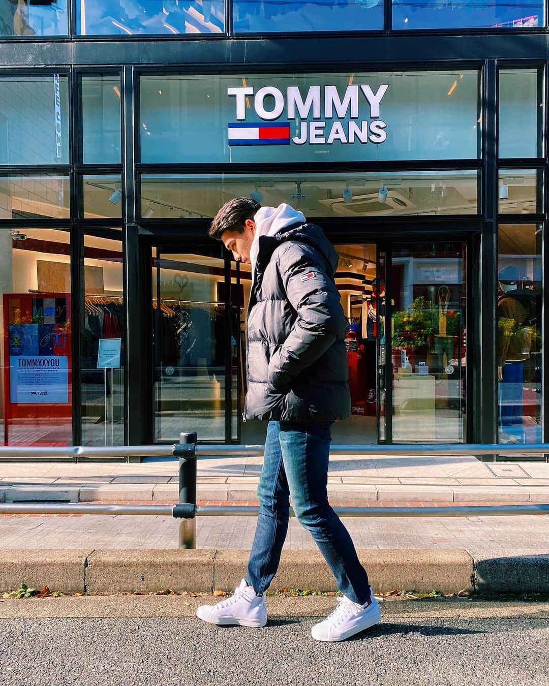 石倉ノアさんのインスタグラム写真 - (石倉ノアInstagram)「Tommy Jeans .. . 寒くなってきたらからダウンをクローゼットから引っ張り出してきた❄️ みんなも風邪ひかないように気をつけて2020年ラストも乗り越えよう！！ . .. #japan #tokyo #tommyjeans #TommyJeansCatStreet」11月28日 19時58分 - zeppelin.noah