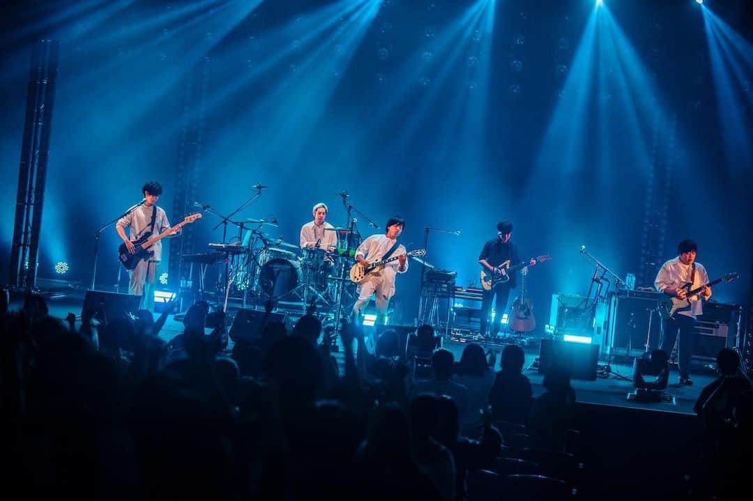 のインスタグラム：「flumpool 10th Tour「Real」福岡公演ご来場の皆様、ありがとうございました。  明日は岡山公演です🍑🍑  #flumpool #10th #live #tour #real #fukuoka #ありがとうございました  #next #tomorrow #okayama」
