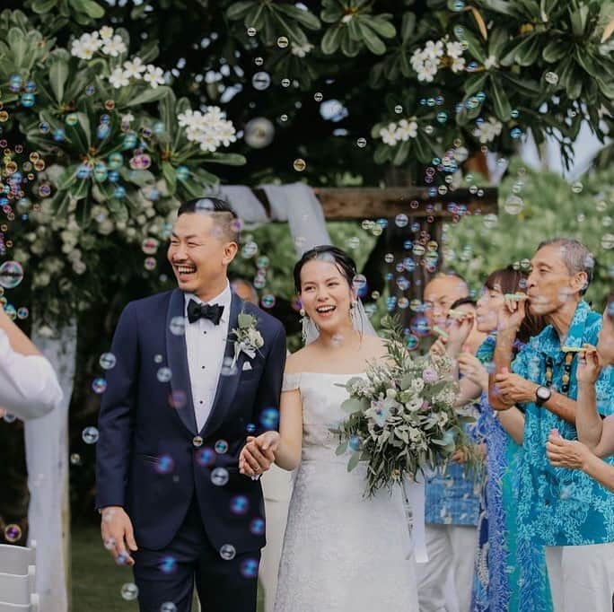 ハワイ挙式のCheersWedding チアーズウェディングさんのインスタグラム写真 - (ハワイ挙式のCheersWedding チアーズウェディングInstagram)「*﻿ 〜Cheers Wedding Book〜﻿ 資料請求も受付中！﻿ ﻿ チアーズウェディングのパンフレットは、まるで雑誌を読んでいるかのようにワクワクします。﻿ ﻿ プロデュース会社だから叶うこだわりのオーダーメイドウェディング﻿ ﻿ 是非、ハワイウェディングのイメージを膨らませて下さいね。﻿ ﻿ ◎資料は、電子パンフレット（メール）・ご自宅へのご郵送も可能です！﻿ HP、お電話、DMよりお気軽にお問合せ下さい。﻿ ﻿ ***********************﻿ ★ブライダルフェア毎日開催★﻿ オンライン相談も受付中！﻿ ﻿ ※水曜・木曜日定休﻿ ﻿ 〈時間〉﻿ 10:30〜/13:30〜/16:00〜﻿ ﻿ ※お時間調整可。ご希望のお時間をお伝えください。﻿ ﻿ 〈ご予約〉﻿ HPのご来館予約フォーム又はお電話、Instagramダイレクトメールよりご予約ください。﻿ https://www.cheerswedding.jp﻿ ☎︎0120-128-828﻿ 平日11:00〜19:00／土日祝10:00〜19:00﻿ ※水曜・木曜定休日﻿ ﻿ ***********************﻿ ﻿ ◆ウェディングパーク海外﻿ チアーズウェディングで検索！﻿ https://foreign.weddingpark.net/agentlist/100063/﻿ ﻿ ◆ウェディングフォトはこちら﻿ @cheers_photowedding ﻿ ﻿ #チアーズウェディング﻿ #チアーズウエディング﻿ #ハワイウェディング ﻿ #海外ウェディング﻿ #リゾートウェディング﻿ #リゾ婚ハワイ﻿ #海外挙式﻿ #ハワイ挙式﻿ #ハワイ婚﻿ #ハワイ結婚式﻿ #ハワイ旅行﻿ #cheerswedding﻿ #hawaiiwedding﻿ #ハワイハネムーン﻿ #ハワイウェディング迷子﻿ #ハワイウェディングプロデュース﻿ #プレ花嫁﻿ #花嫁準備﻿ #令和花嫁﻿ #ハワイ花嫁﻿ #おしゃれ花嫁﻿ #おしゃれ花嫁さんと繋がりたい ﻿ #式場迷子﻿ #式場探し﻿ #ハワイ挙式レポ﻿ #ハワイ挙式準備﻿ #ラグジュアリーウェディング﻿ #オーダーメイドウェディング﻿ #ガーデンウェディング﻿ #ハワイ式場探し」11月28日 20時12分 - cheers_wedding