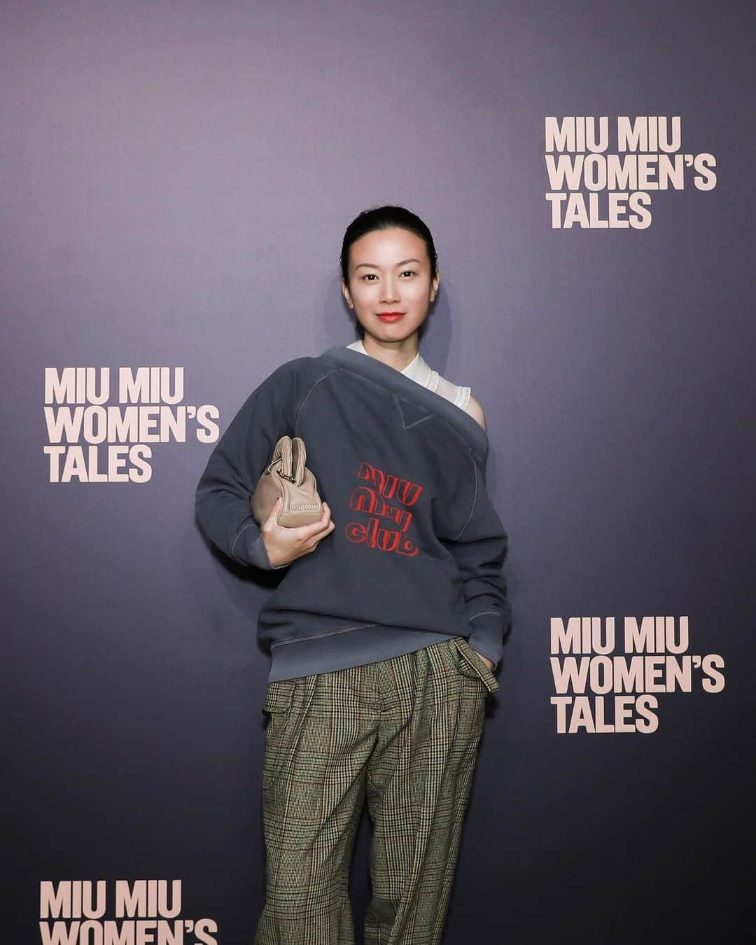 Miu Miuさんのインスタグラム写真 - (Miu MiuInstagram)「#CiciXiang, #JiayeWu, #LeafGreener, #RigelDavis, #RitaWang, #SunnieLovesFashion, #TangHe, #TeacherXu, #WuLing and #Yuyuzhangzou attend a special screening of “In My Room” and "Night Walk", the twentieth and nineteenth chapters of the #MiuMiuWomensTales series in Shanghai.  Discover both Tales at miumiu.com」11月28日 20時16分 - miumiu