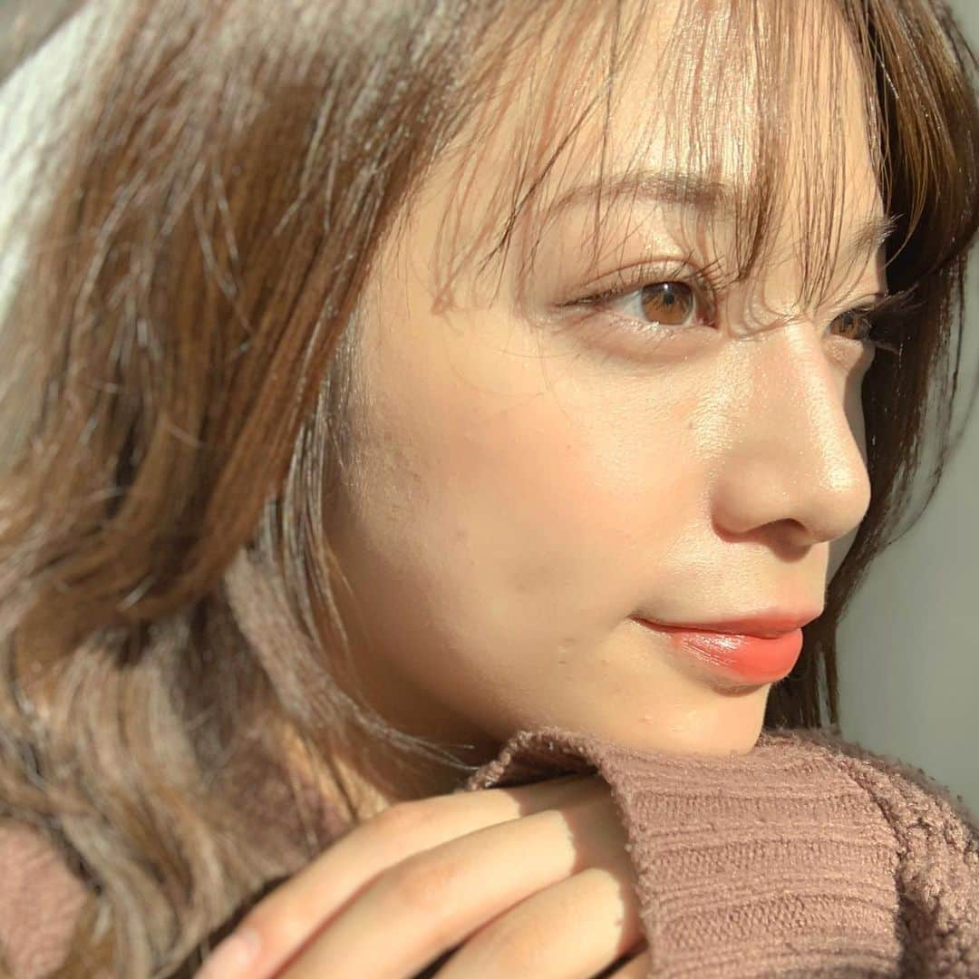 山口清香さんのインスタグラム写真 - (山口清香Instagram)「ディーアップ( @dupbeauty )の #パーフェクトエクステンションマスカラ と #シルキーリキッドアイライナー 使ってみた👀🌱  簡単にメイクオフできるのに、カールが長持ちするからお気に入り❤︎ アイラインもお肌に優しんだって！ 私は、目元をあまり濃くしたくないからアイラインは目尻だけ引いて、睫毛が際立つようにメイクするのが好きです💄  インカメで写真撮ってたら勝手にポートレートになってた📸  . . #dup #pr #マスカラ #アイライナー」11月28日 20時31分 - sayaka__yamaguchi_