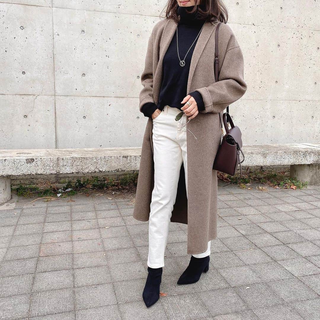 eri.khtnさんのインスタグラム写真 - (eri.khtnInstagram)「急に寒くなってきた。去年買ったコート、今年もいっぱい着よう☺︎ ・ ・ ・ ・ coat #plage  knit #journalstandard denim #yanuk  shoes #fabiorusconi  bag #celine」11月28日 20時35分 - eri.khtn