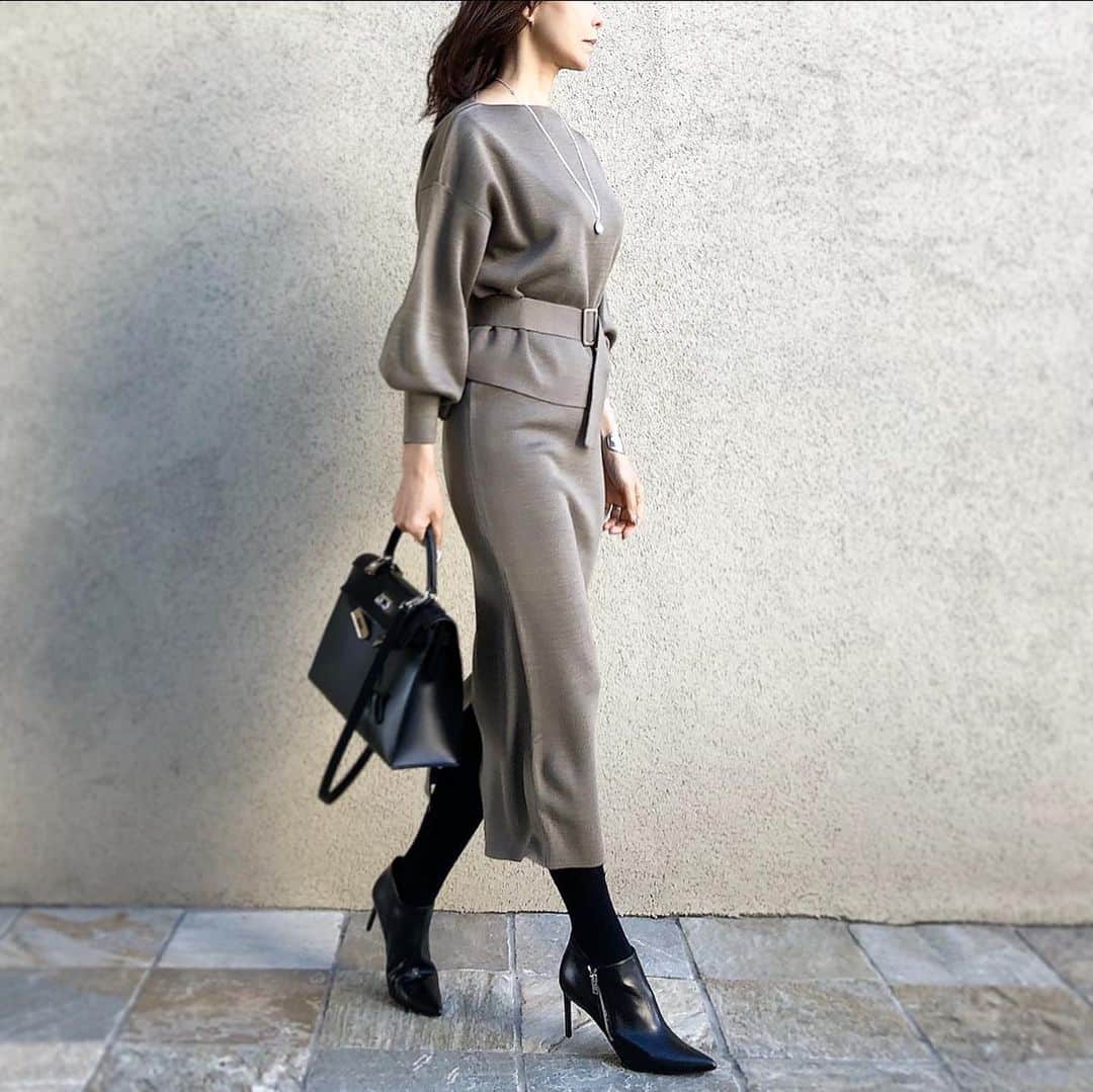 akko3839さんのインスタグラム写真 - (akko3839Instagram)「grege×black﻿ ﻿ ﻿ ウエストマークで細見え﻿ 秀作セットアップ！﻿ ﻿ ﻿ setup @urs_official﻿ bag #hermes﻿ boots #celine﻿ ﻿ ﻿ ﻿ ﻿ ﻿ ﻿ ﻿ #ミラノリブニットセットアップ #urs_official#urs_styling#ユアーズ#コーデ#コーディネート#instagood#outfit#code#instalike#fashionista#instafashion#ootd#simple#chic#style#stylish#styleblogger#Instafashion#fashiongram#mystyle#fashionista ﻿」11月28日 20時37分 - akko3839